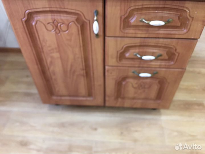 Продам кухонный гарнитур бу