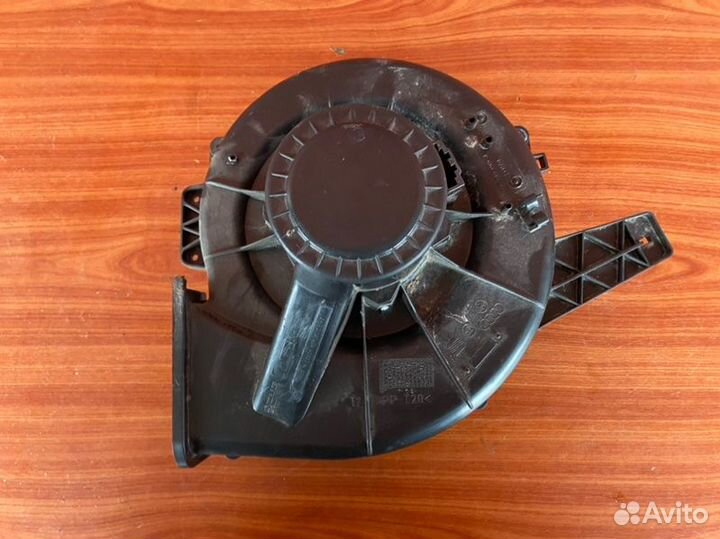 Вентилятор печки Volkswagen Polo sedan 1.6 2012