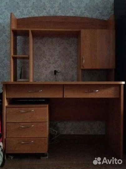 Компьютерный стол