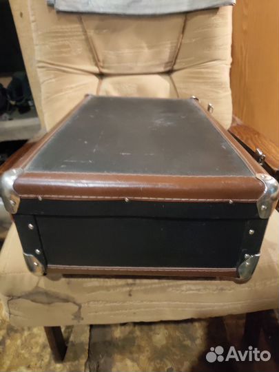 Чемодан старинный