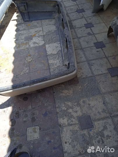 Бампер на мерседес 124