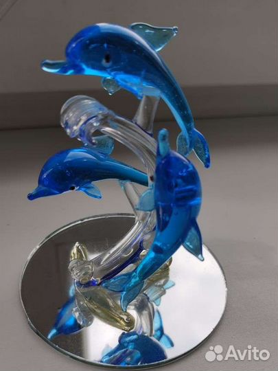 Статуэтка дельфин