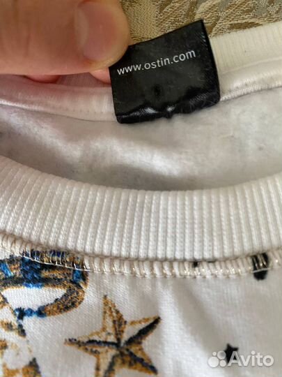 Белая толстовка Ostin