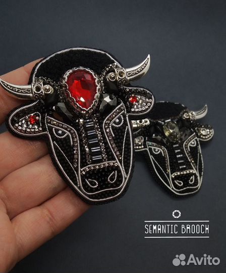 Брошь ручной работы бык