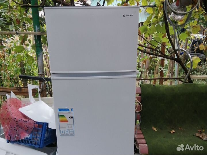 Холодильник Dexp TF210D