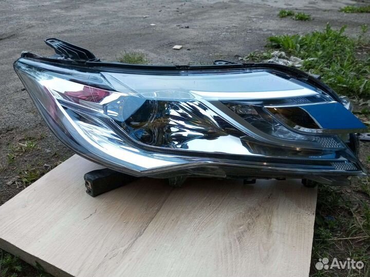 Фара mitsubishi pajero sport