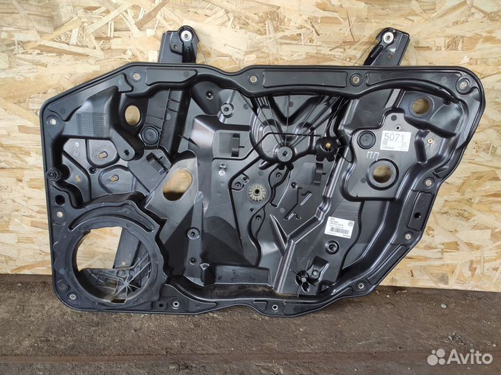 Стеклоподъемник передний правый Volkswagen Touareg