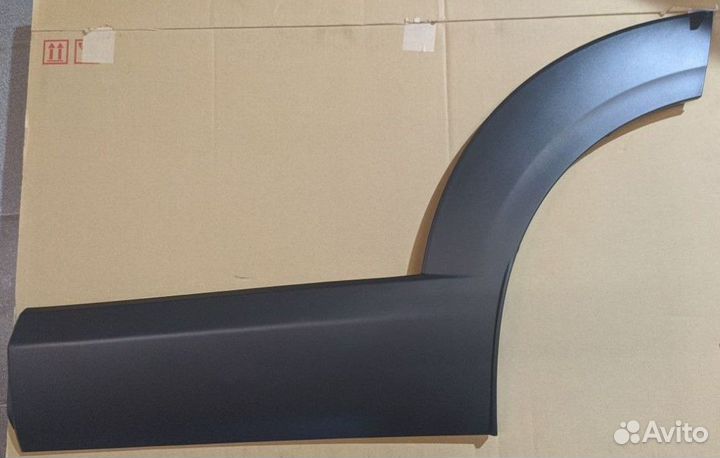 Накладка двери задней левой Mazda CX30