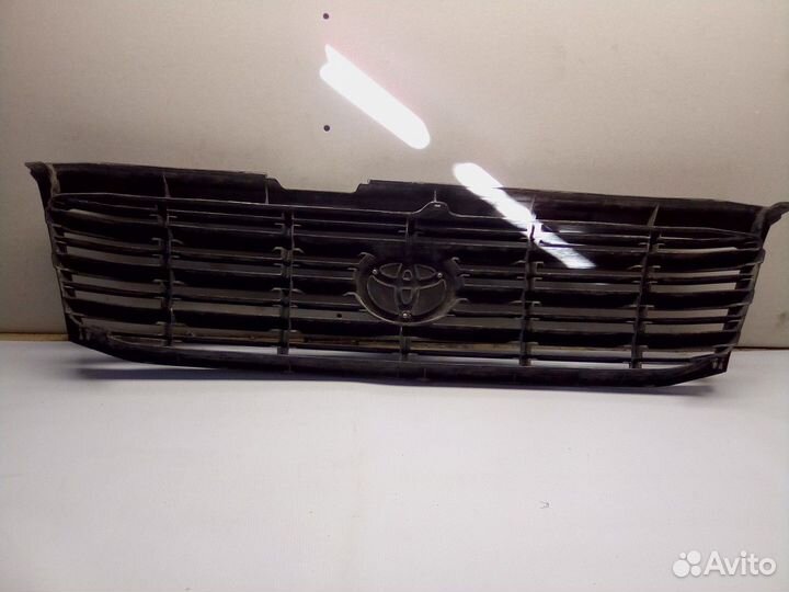 Решетка радиатора Toyota Land Cruiser