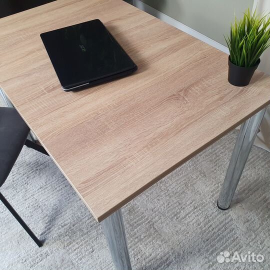 Письменный стол Дуб 110*70 см. Хром ножки