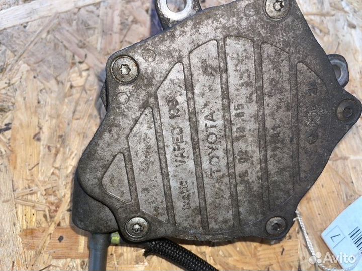 Насос вакуумный Toyota Avensis универсал D4D 2010