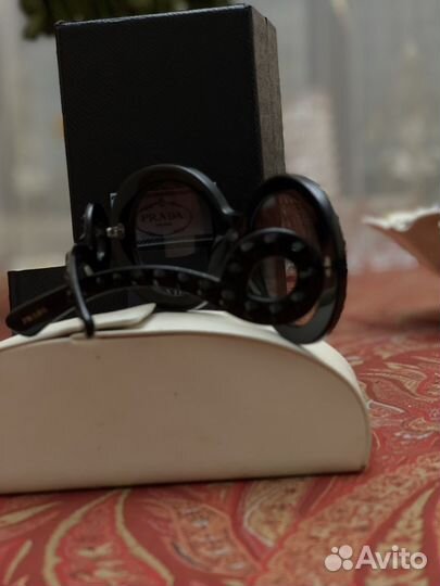 Солнцезащитные очки женские брендовые