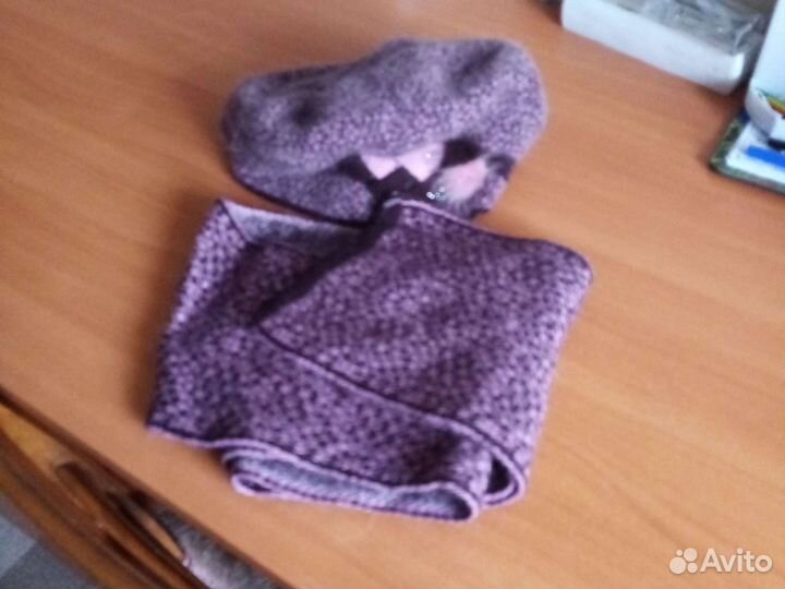 Женский берет с шарфом
