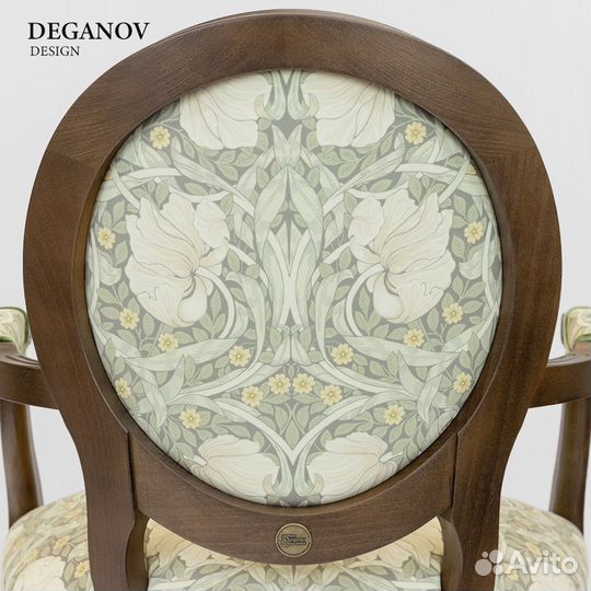 Кресло медальон