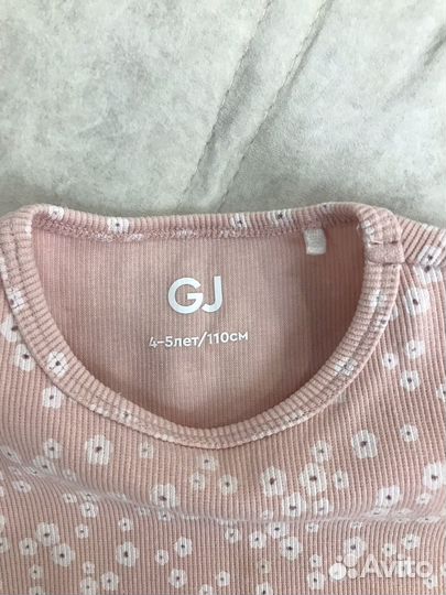 Футболка на девочку 110 см