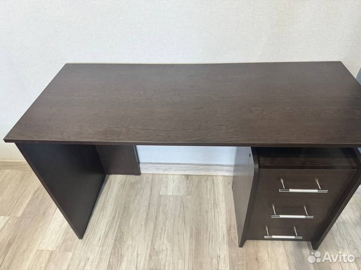 Письменный стол цвет венге