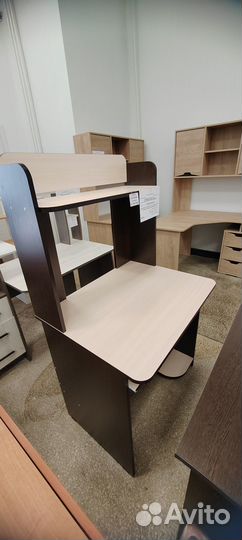 Продам компьютерный стол