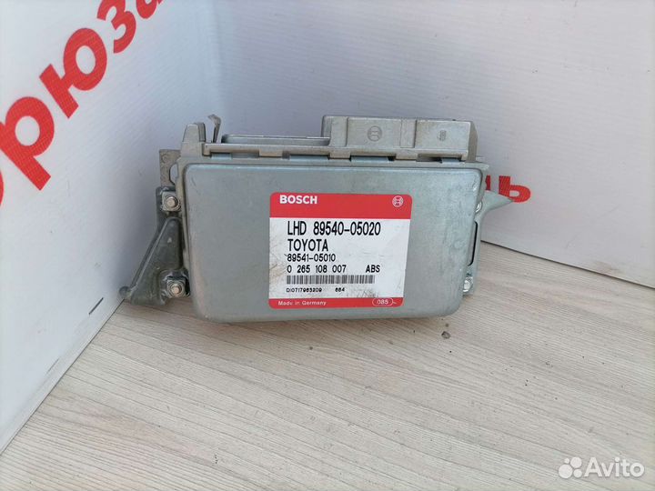 Блок управления ABS Toyota Carina E