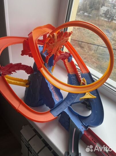 Трек хот вилс (Hot wheels)