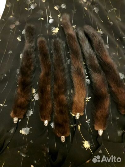 Шарф с норковыми кистями'новый