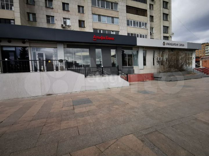 Сдам торговое помещение, 380 м²