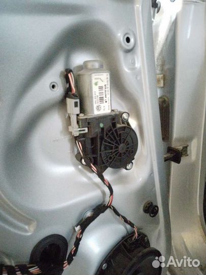 Моторчик стеколподьемников VW polo V 13 г