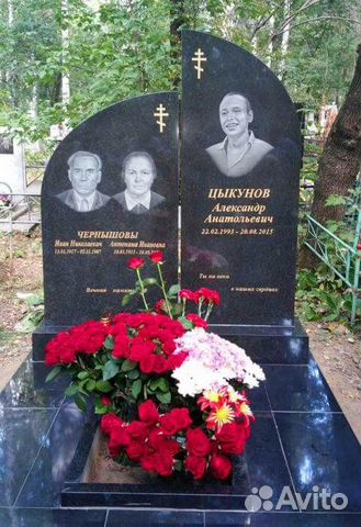 Памятники надгробные из серого гранита