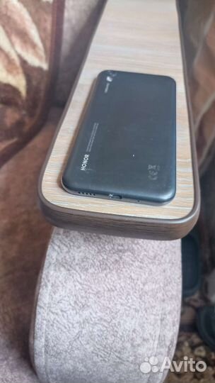 Мобильные телефоны honor8s
