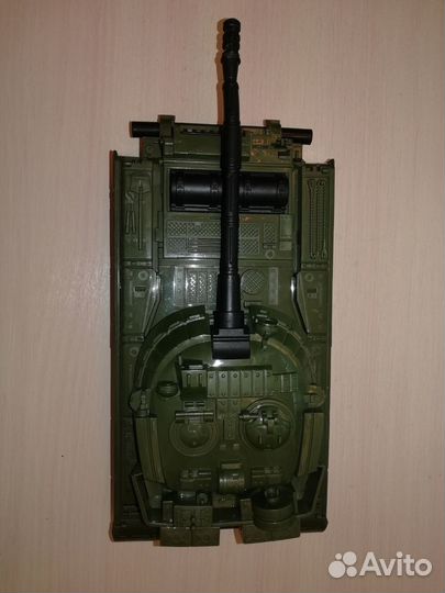 Игрушечный - танк 