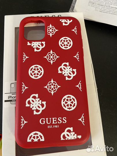 Чехол на iPhone 11 guess