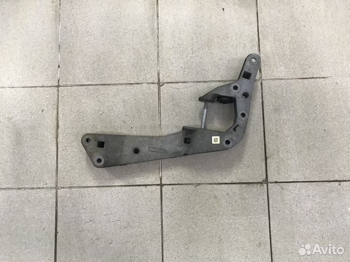 Кронштейн раздатки Bmw 5 G31 2021