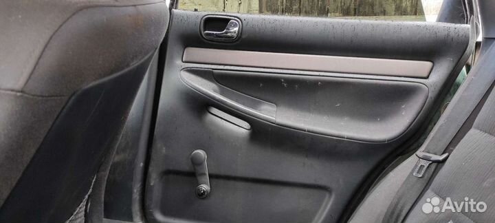 Audi A4 2.4 МТ, 1998, битый, 238 000 км