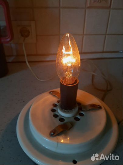 Светильник с радио