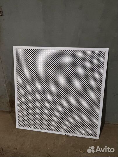 Экран на батарею металлический