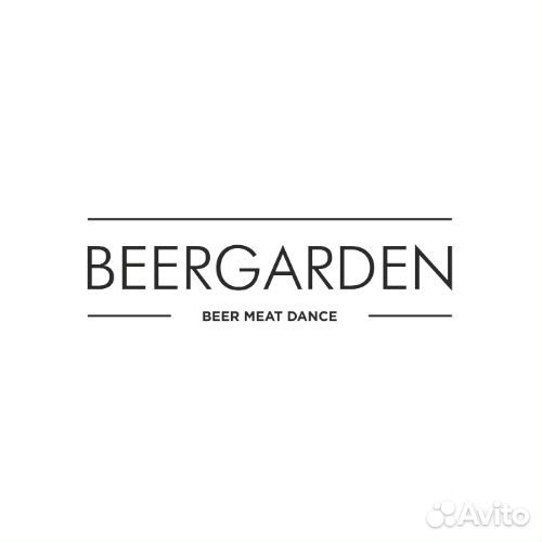 Повар на гриль в ресторан 