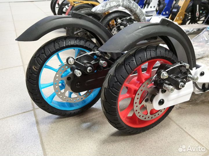 Городской самокат с дисковым тормозом