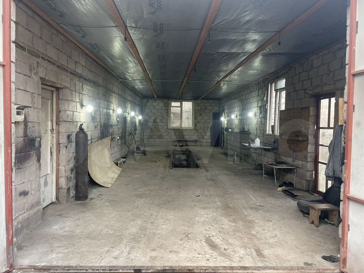 Гараж, > 30 м²