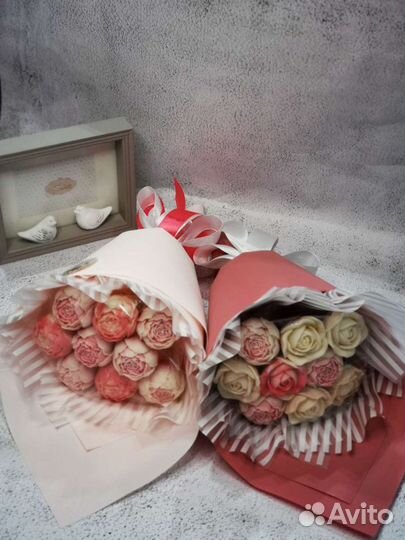 Букет из шоколадных роз пионов.Подарок