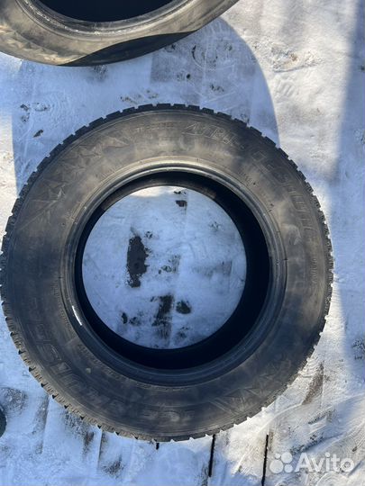 Bridgestone Ice Cruiser 7000 245/65 R17