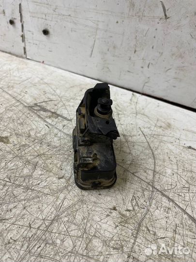 Активатор лючка бака Volkswagen Polo 5 Седан