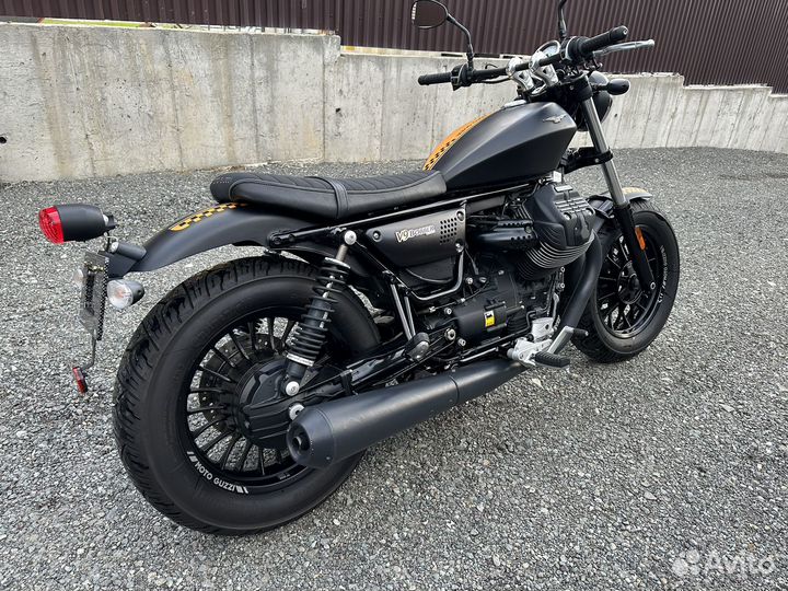 Moto guzzi V9 bobber