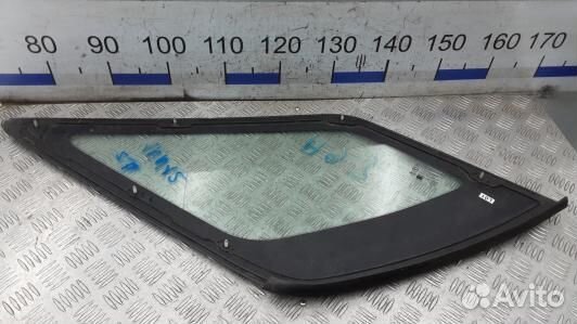 Стекло кузова боковое заднее левое KIA sorento 1