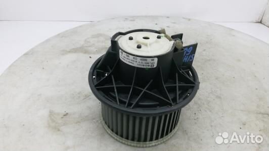 Моторчик печки jeep cherokee KJ (89H15KK01)