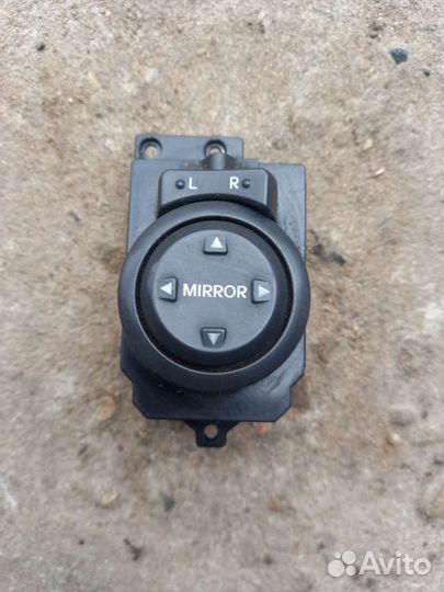 Блок регулировки зеркал Kia Rio 3