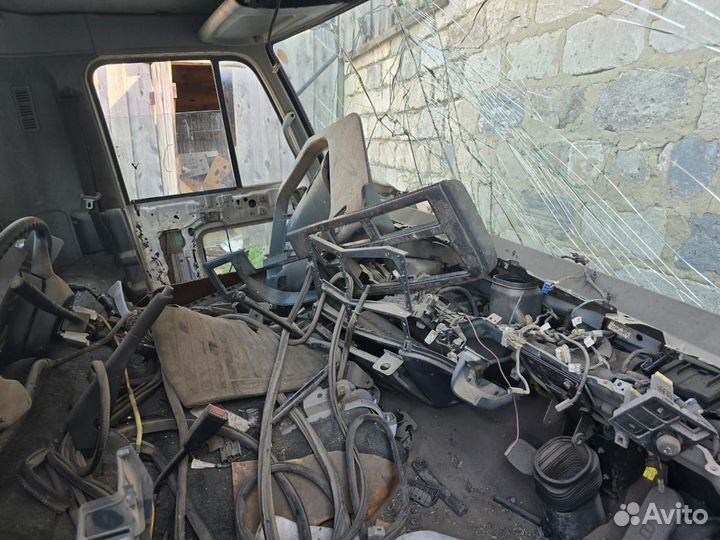 Кабина Nissan Diesel LK262