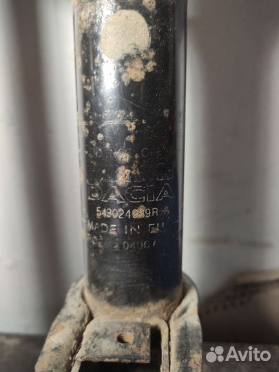 Стойки logan largus б/у