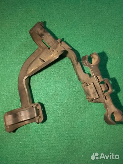 A1664211394 кронштейн тормозных трубок GL GLS GLE