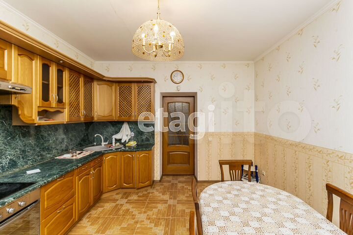 4-к. квартира, 120 м², 3/5 эт.