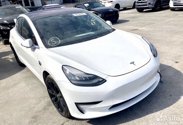 В разборе tesla model 3