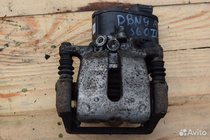 Суппорт тормозной задний правый Volvo S60 2
